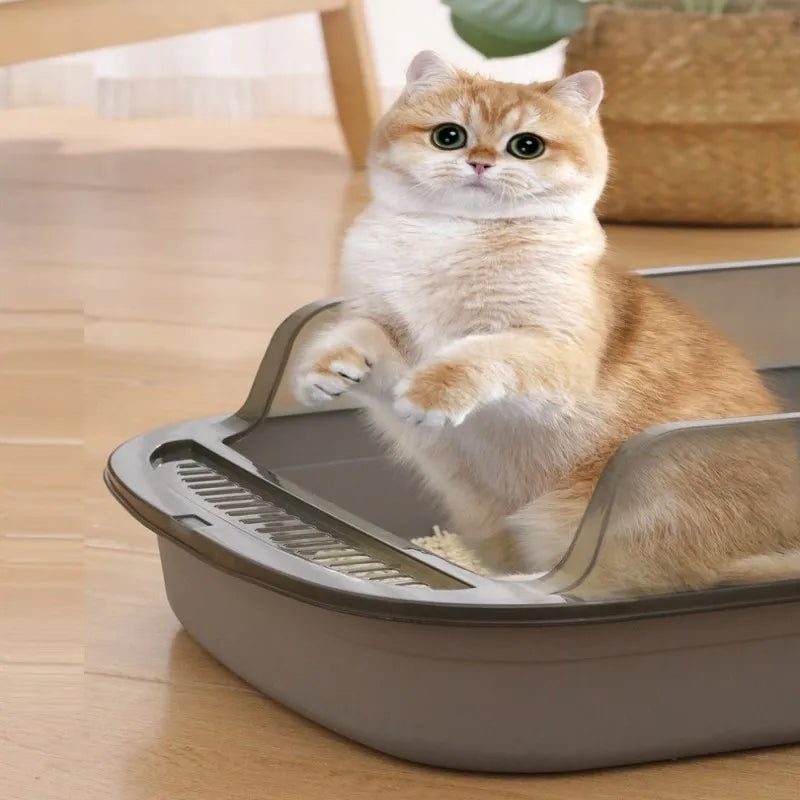 Semi-Enclosed Cat Litter Box with Scoop – Splash-Proof & Easy-Clean Design